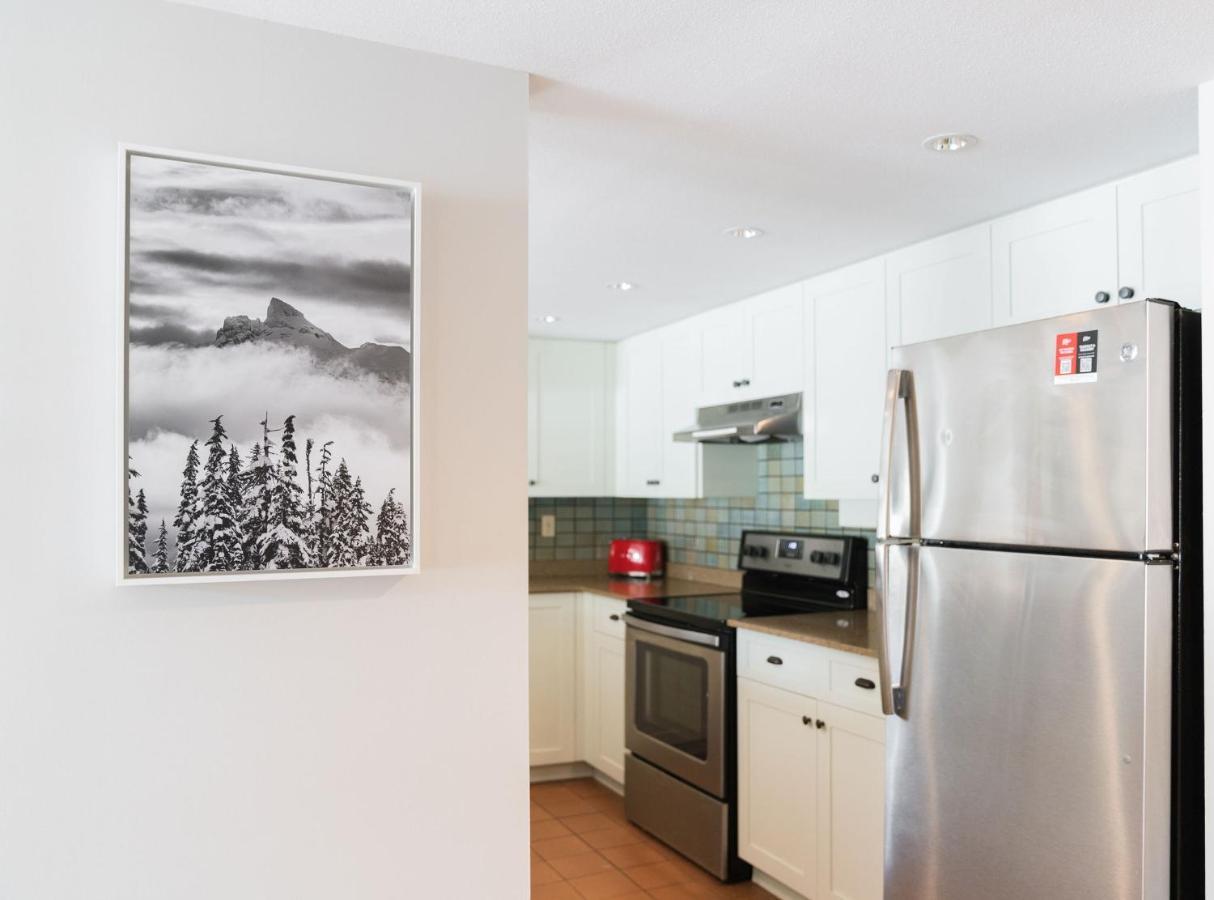Gibbons Life Accommodations Whistler Extérieur photo